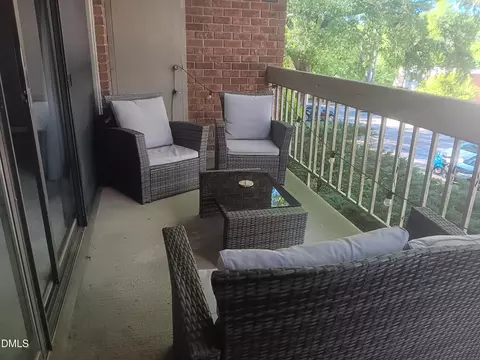 500 Umstead Dr #C206, Chapel Hill, NC 27516