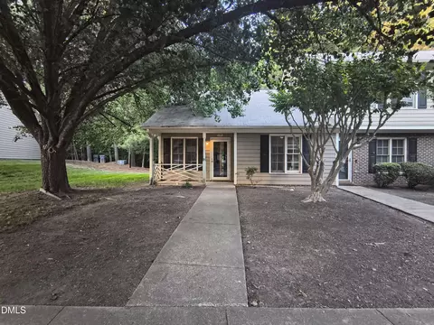 9 Crystal Oaks Ct, Durham, NC 27707