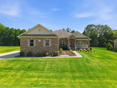 109 W Paige Wynd Dr, Angier, NC 27501