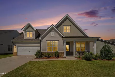 200 Wonderberry Way, Holly Springs, NC 27540
