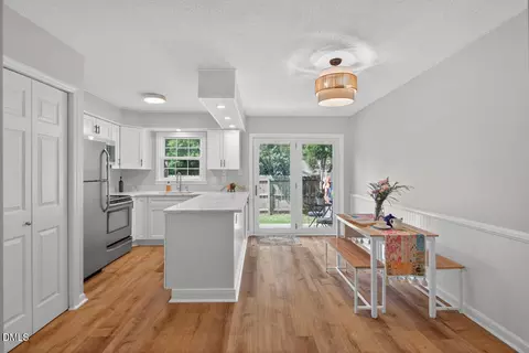 1245 Donaldson Ct, Cary, NC 27511