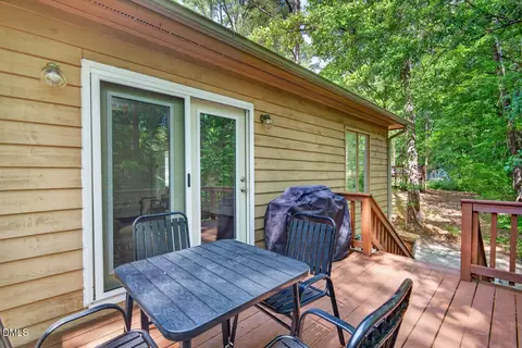 Exterior - 9 Lansgate Ct, Durham, NC 27713 photo 6 of 15