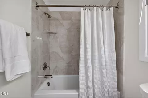 Bath - 9 Lansgate Ct, Durham, NC 27713 photo 4 of 4