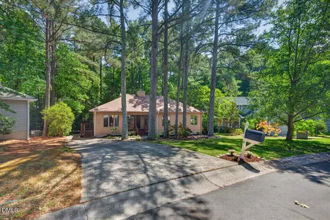 Exterior - 9 Lansgate Ct, Durham, NC 27713 photo 3 of 15