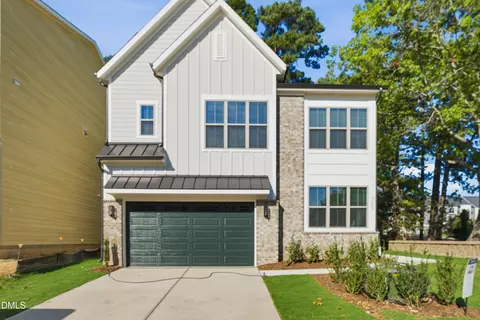 700 Mildred Oaks Ct, Cary, NC 27519