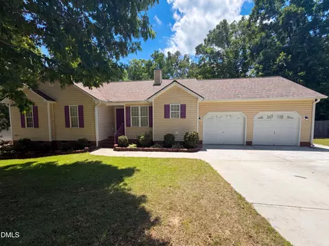 470 Kinsman Ct, Fuquay Varina, NC 27526