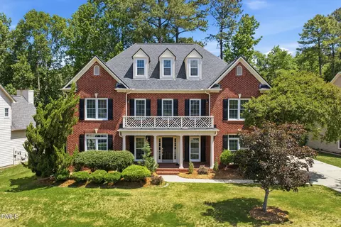 305 Birdwood Ct, Cary, NC 27519