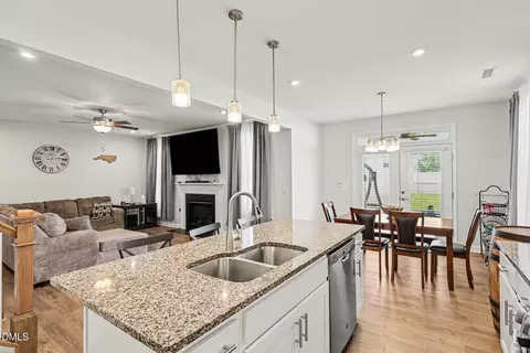 Kitchen - 88 Lockhaven Dr, Garner, NC 27529 photo 4 of 4