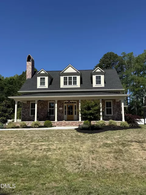 110 Parker St, Four Oaks, NC 27524