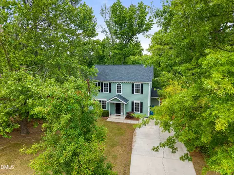 16 Meadowcrest Dr, Durham, NC 27703