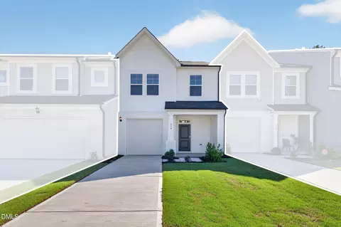 610 Barrington Row Ave, Zebulon, NC 27597