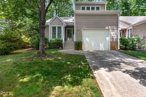 212 Chimney Rise Dr, Cary, NC 27511