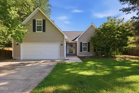 116 Winterfield Dr, Raeford, NC 28376