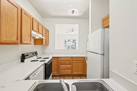 Kitchen - 10 Moorefield Ct, Durham, NC 27705 photo 2 of 5
