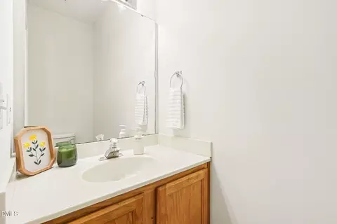 Bath - 10 Moorefield Ct, Durham, NC 27705 photo 1 of 2