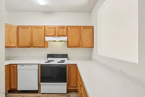 Kitchen - 10 Moorefield Ct, Durham, NC 27705 photo 3 of 5