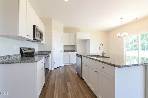 Kitchen - 19 Baxley Dr, Dunn, NC 28334 photo 3 of 5