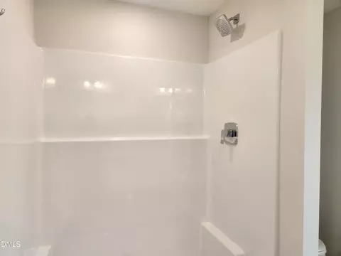 Bath - 19 Baxley Dr, Dunn, NC 28334 photo 3 of 5