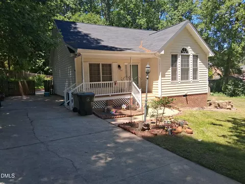 600 Maxwell Dr, Raleigh, NC 27603