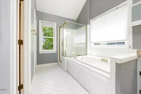 Bath - 4121 Grove Ridge Dr, Durham, NC 27703 photo 3 of 4