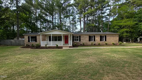 118 Cherry Berry Ln, Sanford, NC 27332