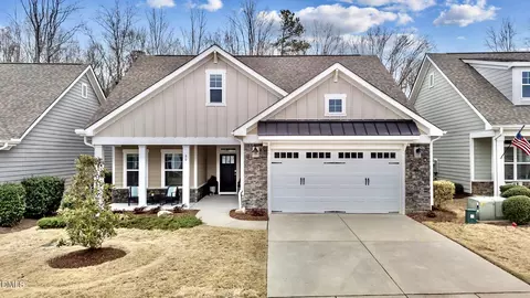 80 Bramble Ln, Clayton, NC 27527