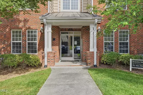 911 Providence Glen Dr, Chapel Hill, NC 27514