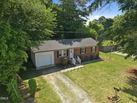 801 S Sampson Ave, Dunn, NC 28334 photo 4