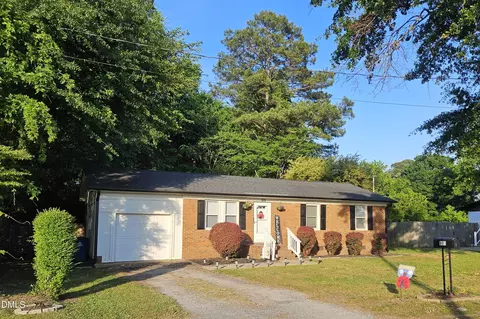 801 S Sampson Ave, Dunn, NC 28334