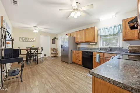 801 S Sampson Ave, Dunn, NC 28334 photo 20