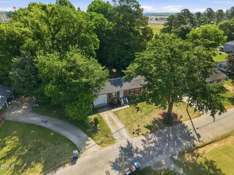 801 S Sampson Ave, Dunn, NC 28334 photo 5