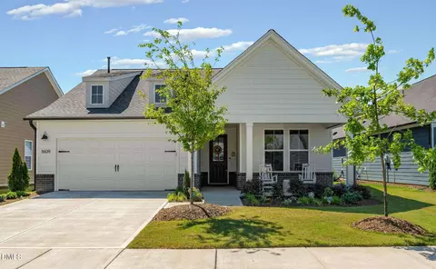 1609 Plover Cir, Fuquay Varina, NC 27526
