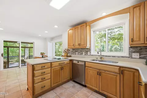 Kitchen - 215 E Deer Run, Apex, NC 27523 photo 2 of 5
