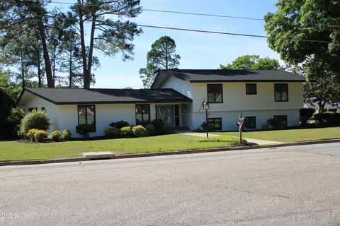1607 Lakeshore Dr, Dunn, NC 28334