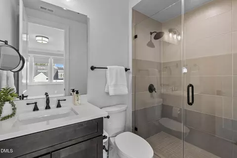 Bath - 314 Eagle Spur Pl, Durham, NC 27713 photo 6 of 8