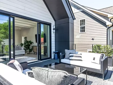 Exterior - 618 E Cabarrus St, Raleigh, NC 27601 photo 5 of 7