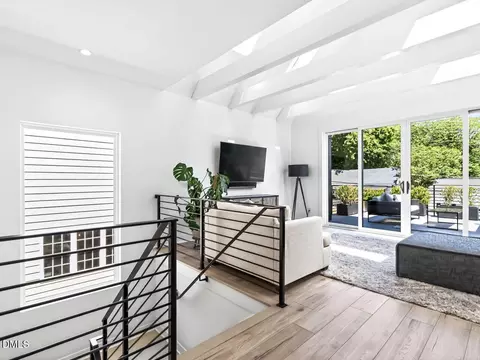 Living - 618 E Cabarrus St, Raleigh, NC 27601 photo 5 of 12