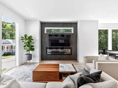 Living - 618 E Cabarrus St, Raleigh, NC 27601 photo 2 of 12