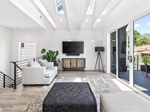 Living - 618 E Cabarrus St, Raleigh, NC 27601 photo 7 of 12