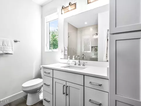Bath - 618 E Cabarrus St, Raleigh, NC 27601 photo 2 of 7