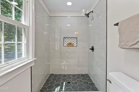 Bath - 409 Forest Ave, Broadway, NC 27505 photo 5 of 7