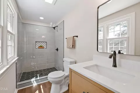 Bath - 409 Forest Ave, Broadway, NC 27505 photo 4 of 7