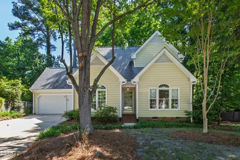 4305 Dinwiddie Ct, Raleigh, NC 27604