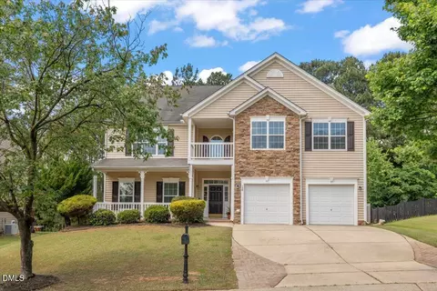 120 Wellspring Dr, Holly Springs, NC 27540