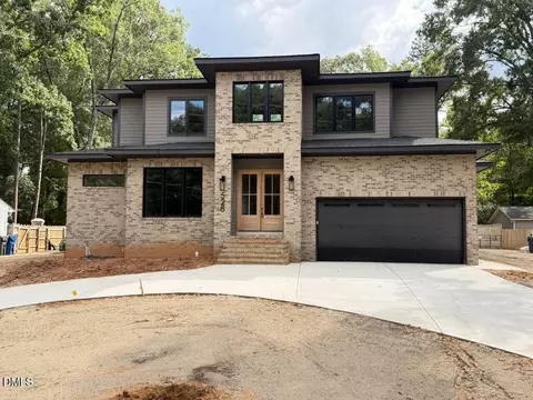 528 Barksdale Dr, Raleigh, NC 27604