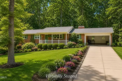 609 Canterbury Rd, Sanford, NC 27330