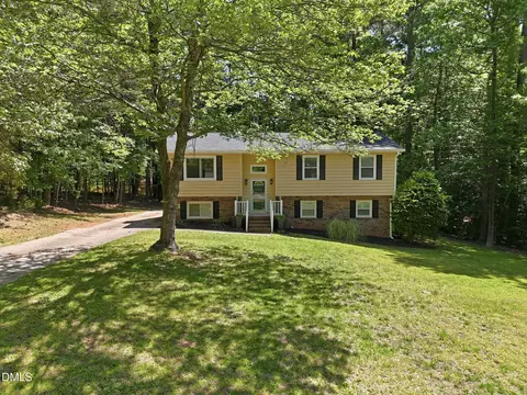 7904 Whitley Dr, Raleigh, NC 27613