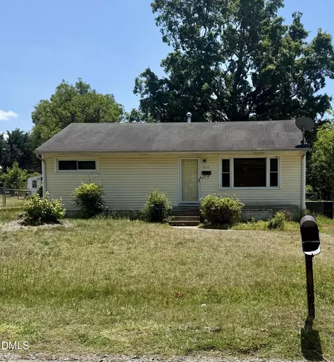 2137 Roger St, Burlington, NC 27217