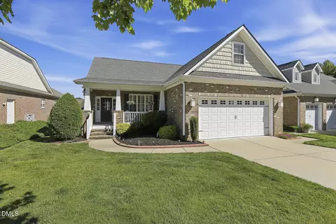 813 Canyoncreek Ln, Fuquay Varina, NC 27526