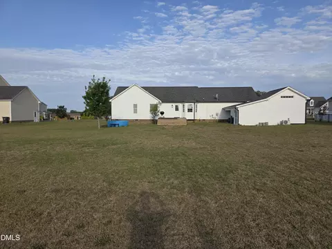 105 Jj Dr, Benson, NC 27504